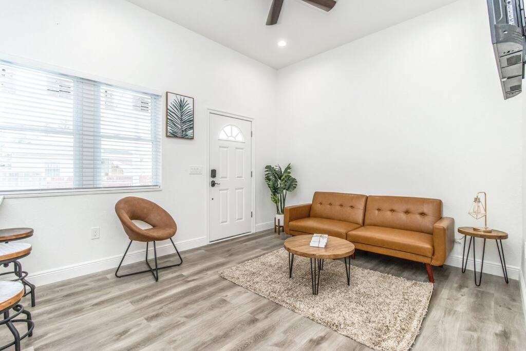 2Br Spacious House In Heart Of West Tampa Buitenkant foto